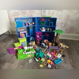 1992 Littlest Pet Shop Vintage Kennel Set & Accessories